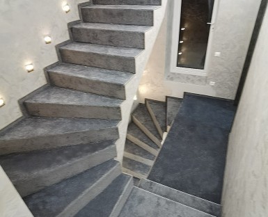 Монтаж ковролина на лестницу для коммерческой продажи